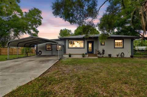 Photo of 4412 Sweetwater Drive, Tampa, FL 33615 (MLS # TB8491083)