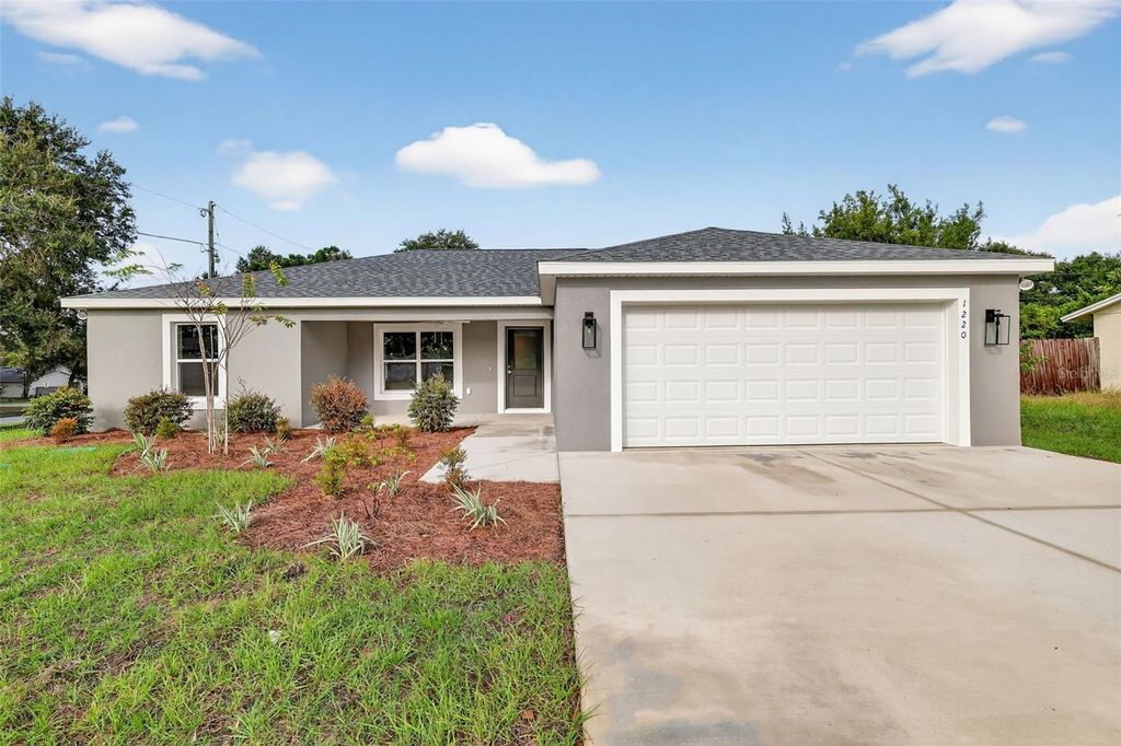 Photo of 1220 Padgett Circle, Lady Lake, FL 32159 (MLS # G5103609)