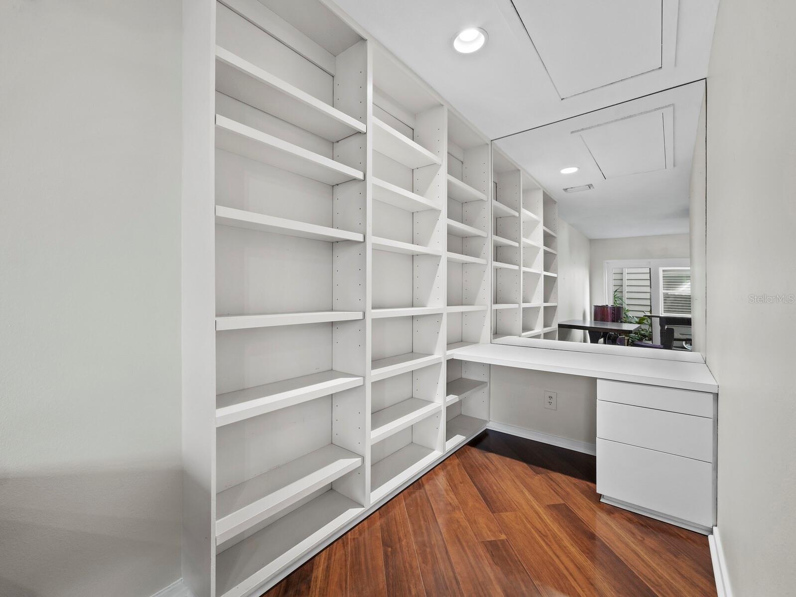 WINDING OAKS - Residential