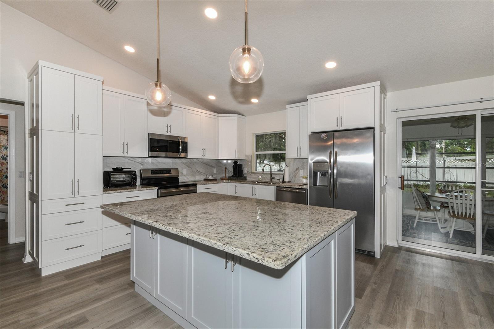 ARBOR LAKES - Residential