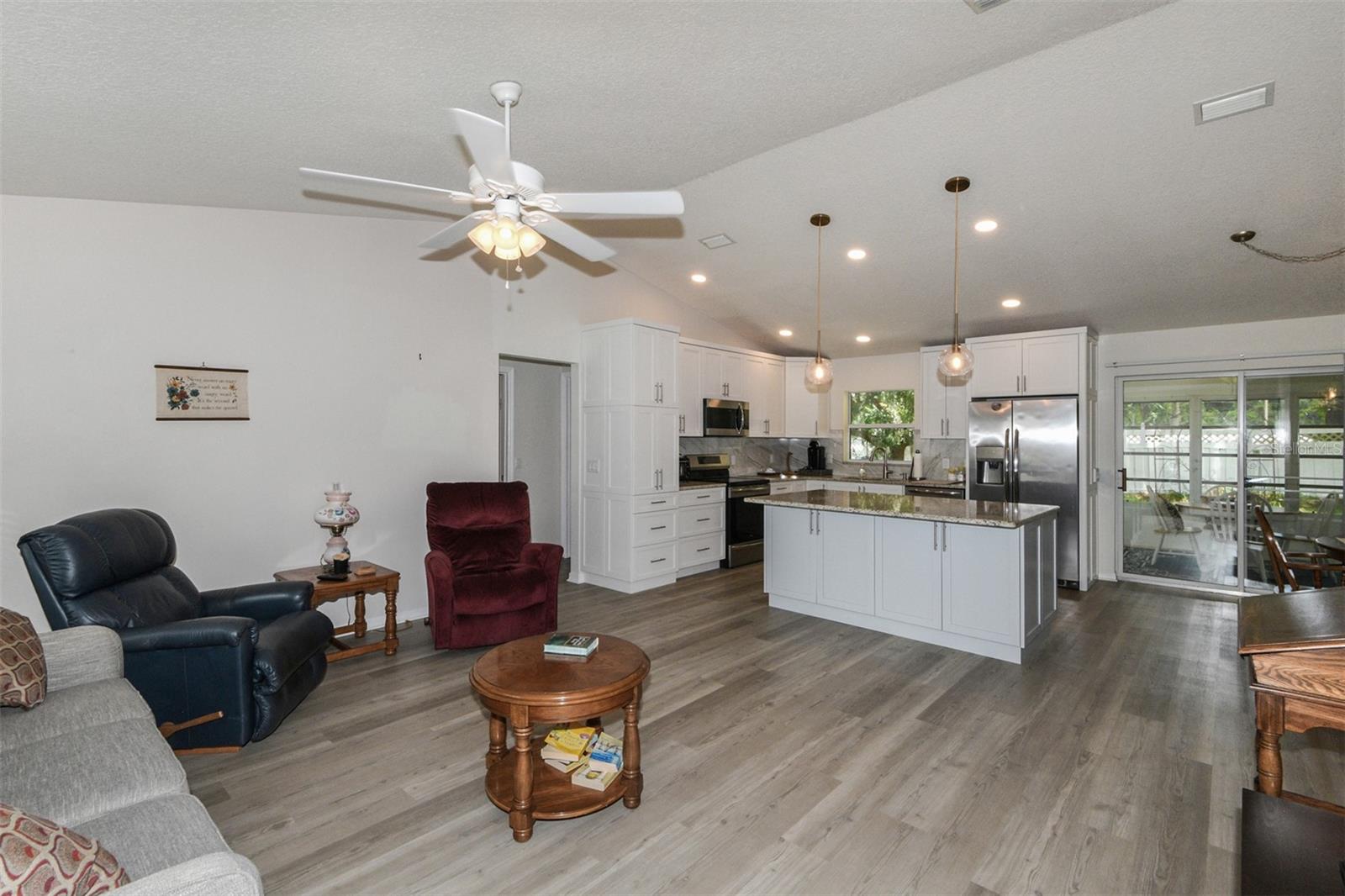 ARBOR LAKES - Residential