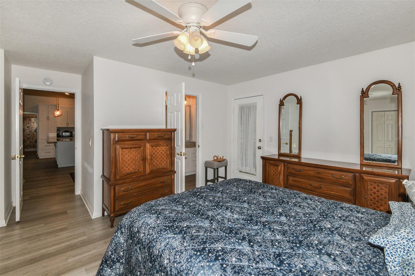 ARBOR LAKES - Residential