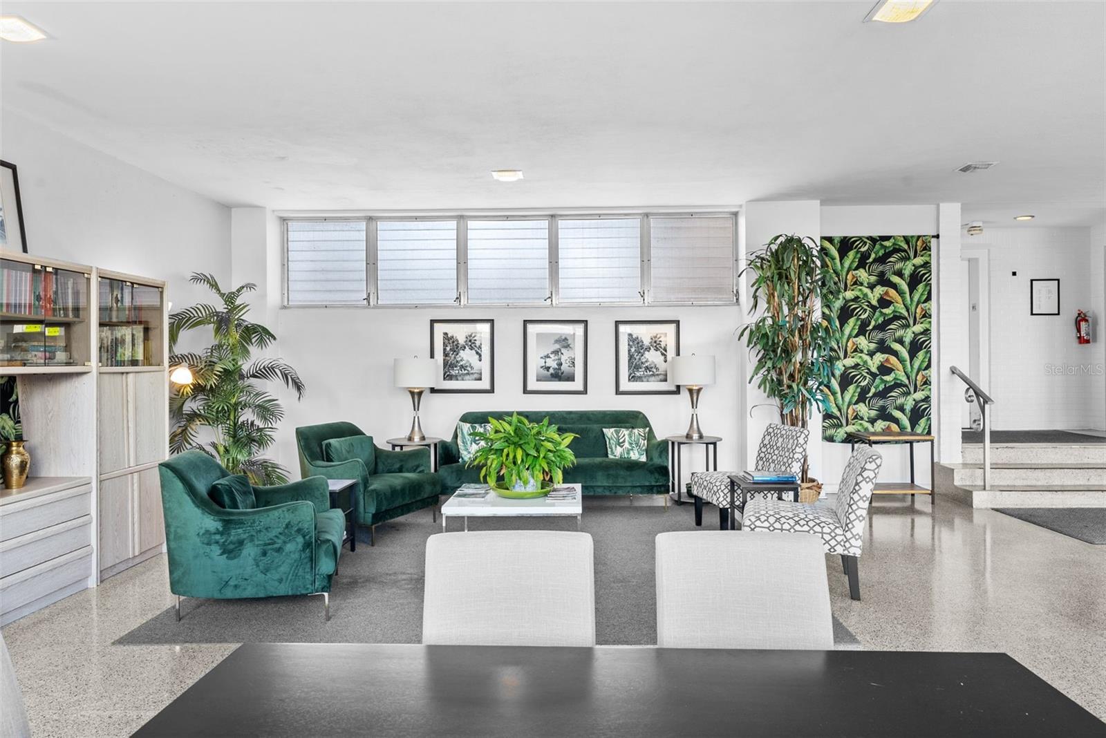 LAKE PALMS APTS CO-OP - Residential