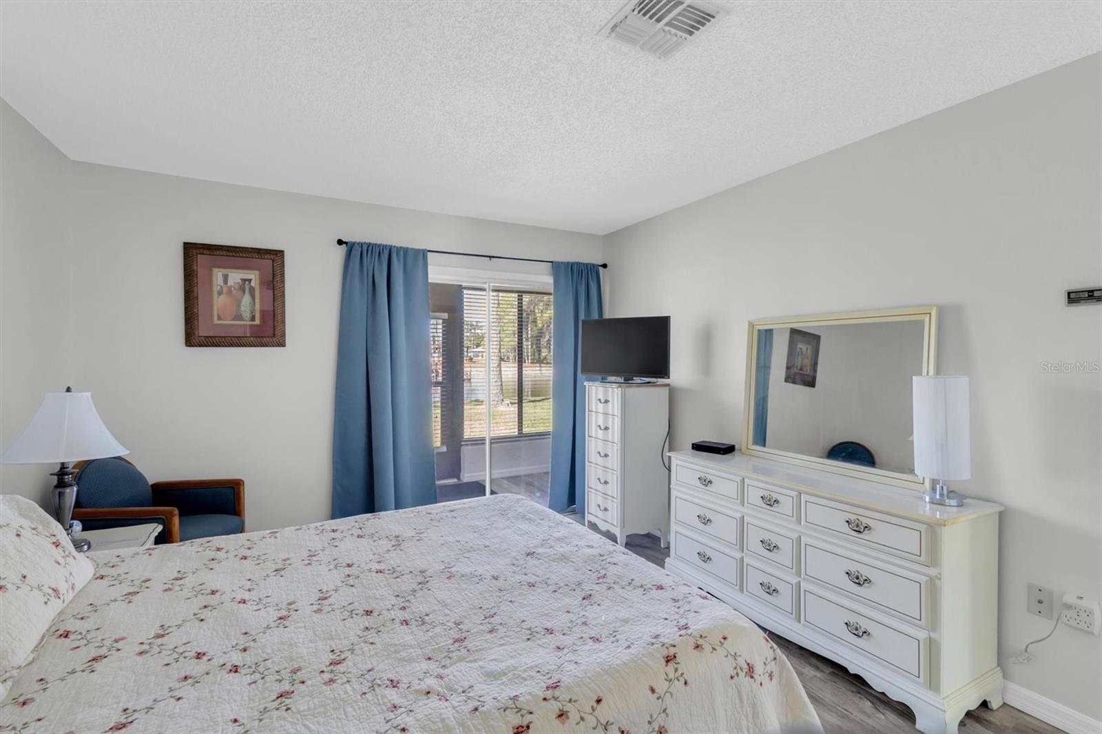 HERITAGE LAKE - Residential