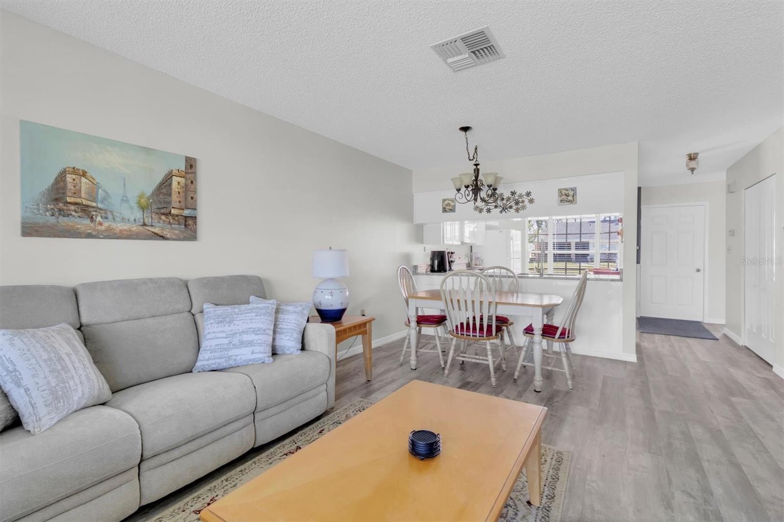 HERITAGE LAKE - Residential