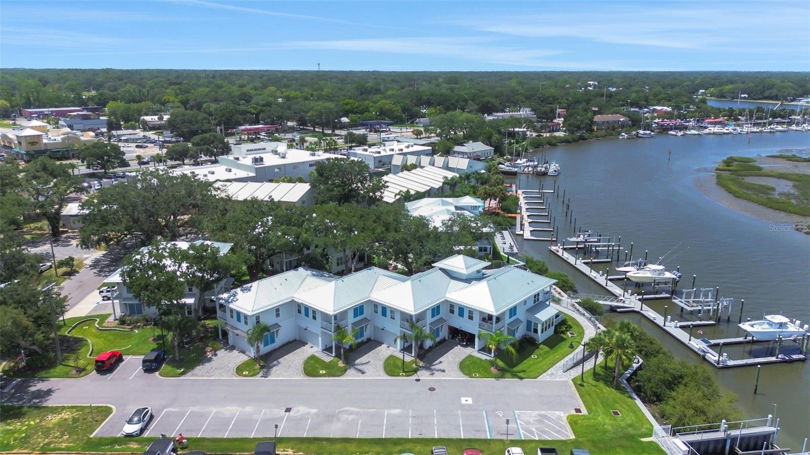 VILLA CALISSA TWNHMS - Residential