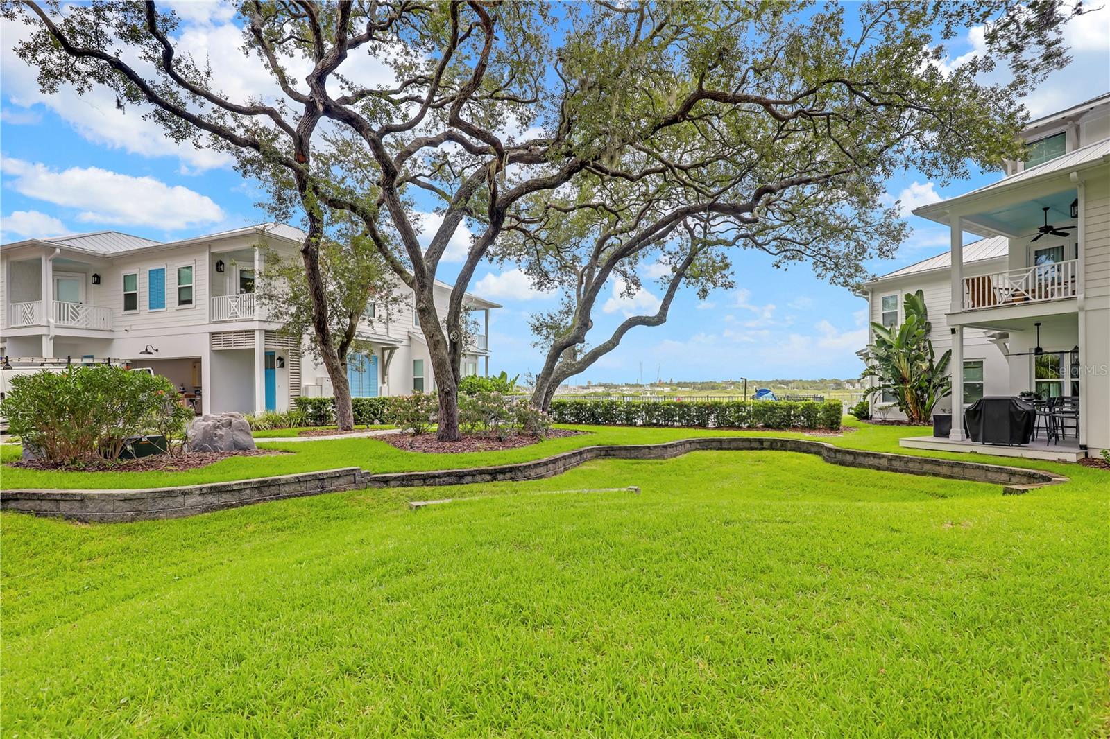 VILLA CALISSA TWNHMS - Residential