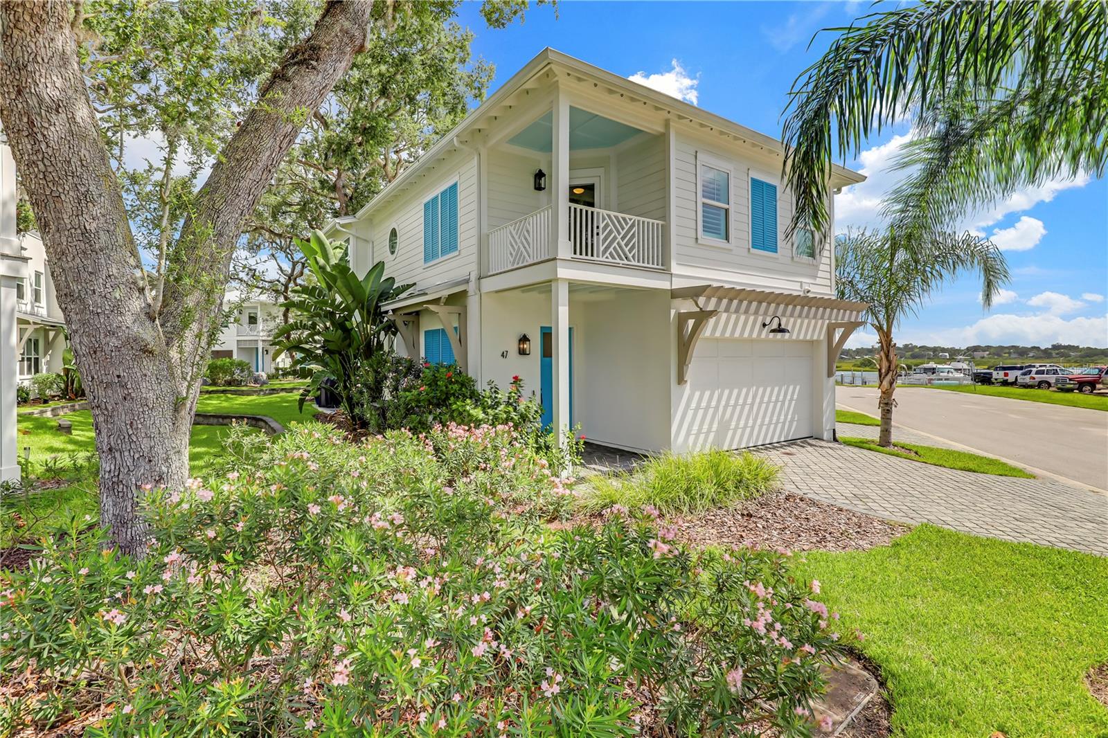 VILLA CALISSA TWNHMS - Residential