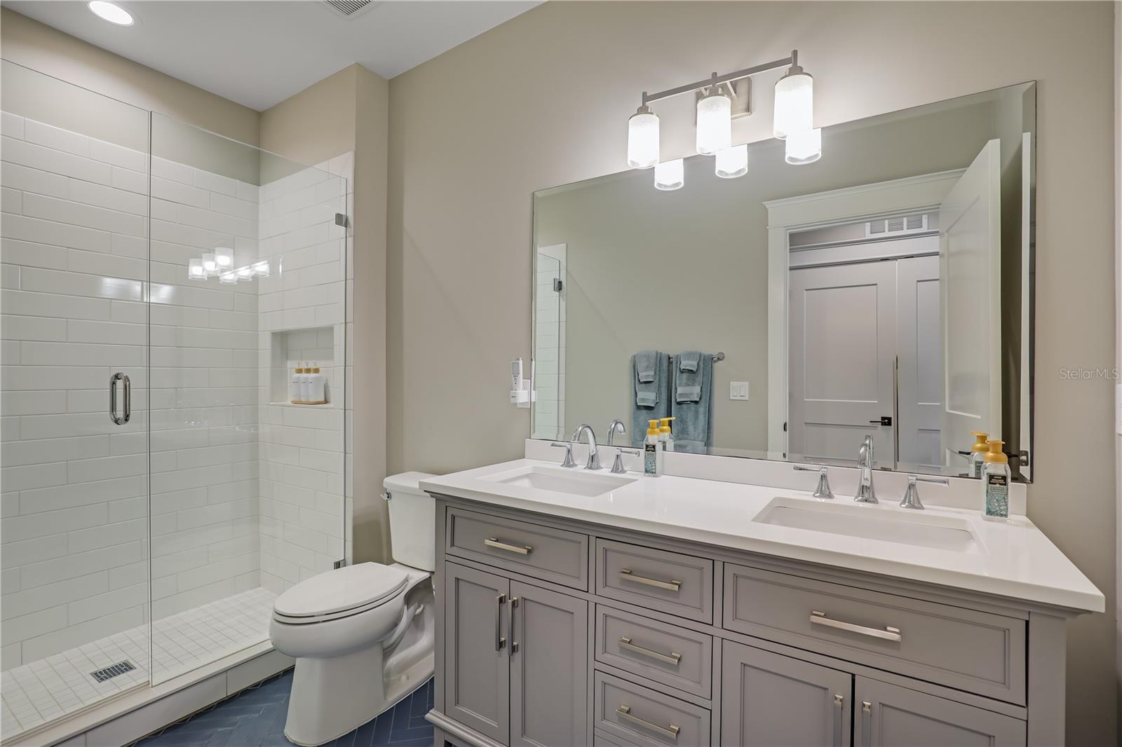 VILLA CALISSA TWNHMS - Residential