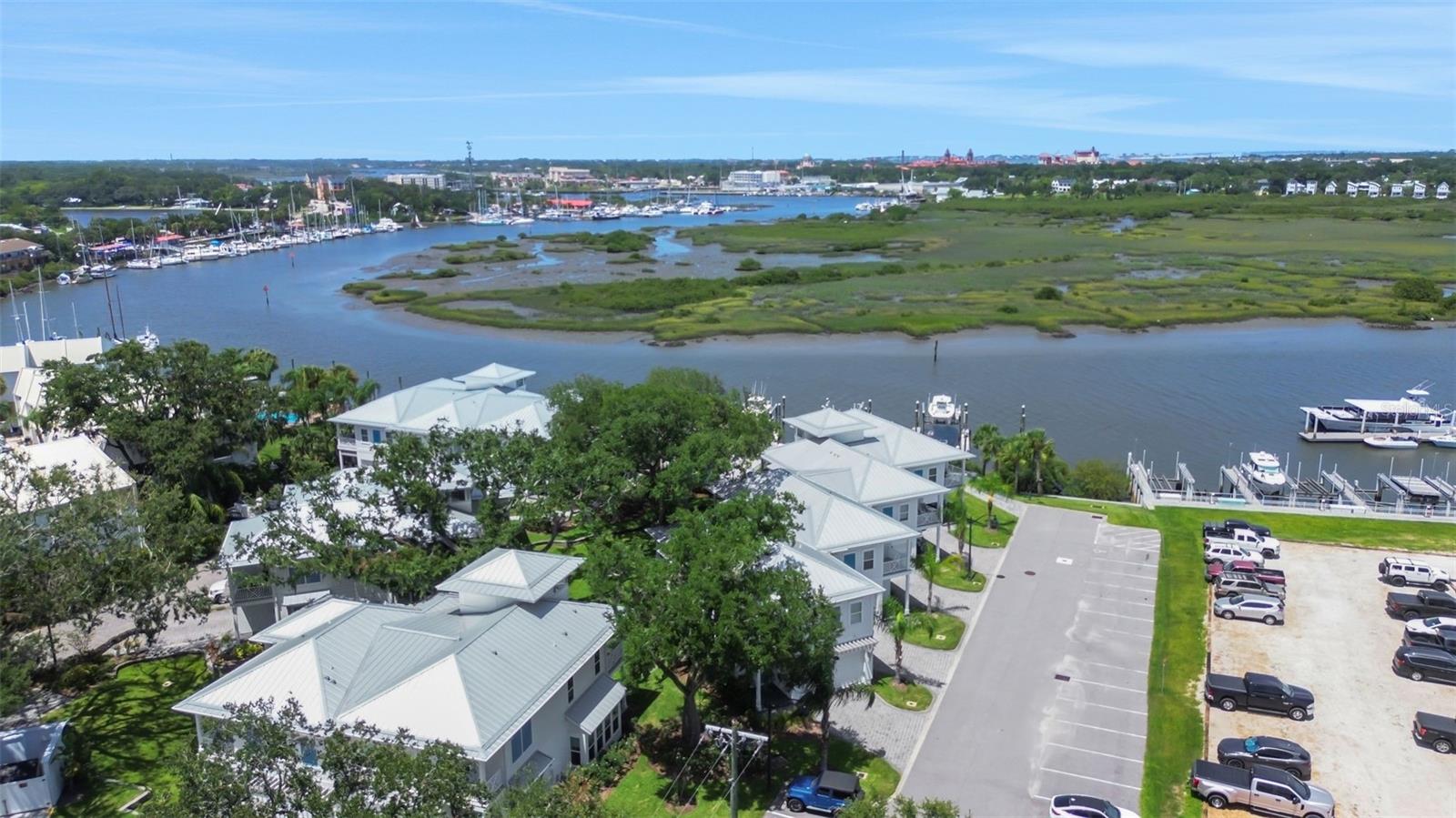 VILLA CALISSA TWNHMS - Residential