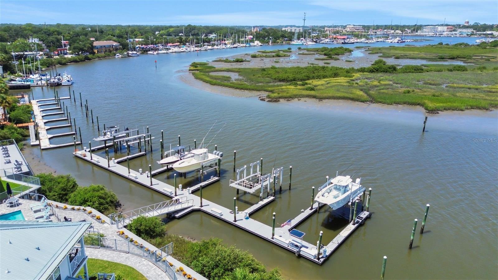 VILLA CALISSA TWNHMS - Residential