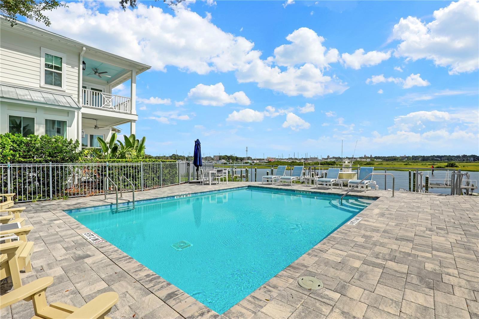 VILLA CALISSA TWNHMS - Residential