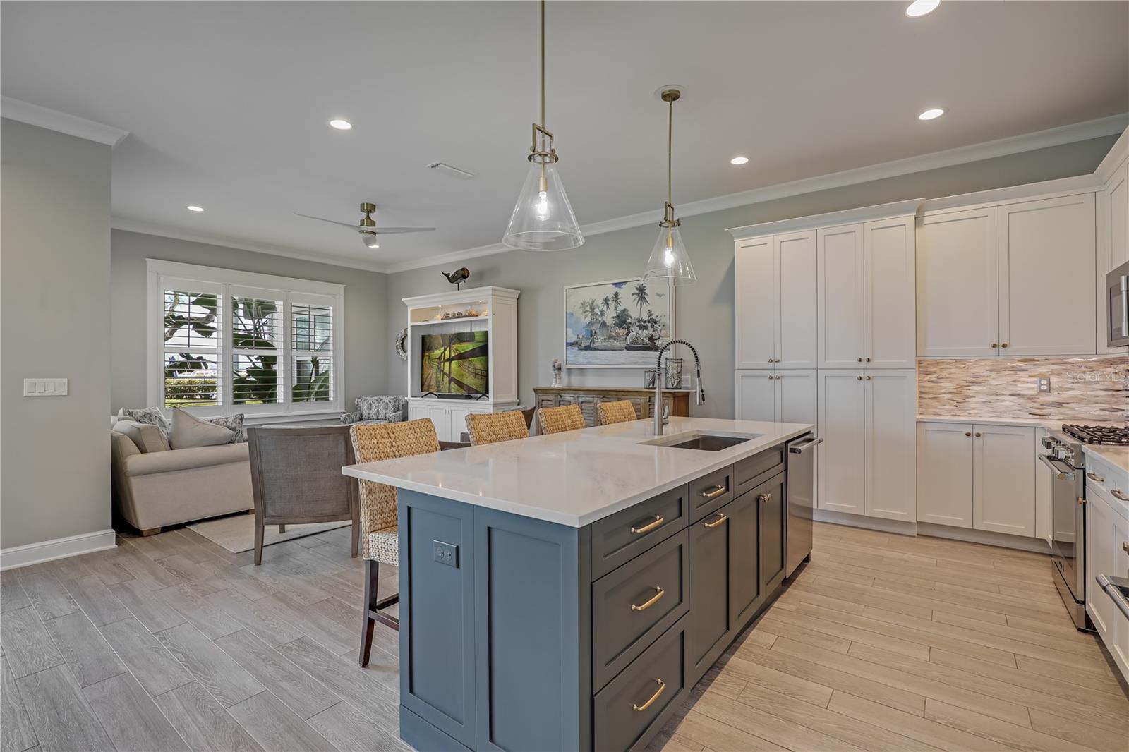 VILLA CALISSA TWNHMS - Residential