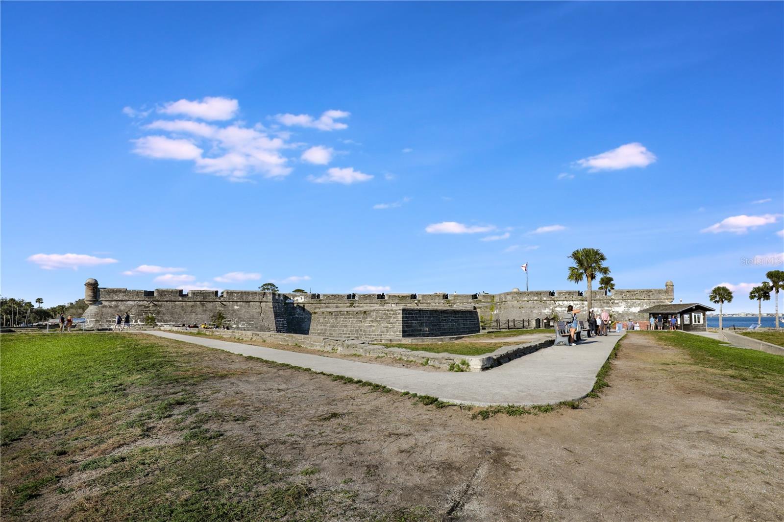 VILLA CALISSA TWNHMS - Residential