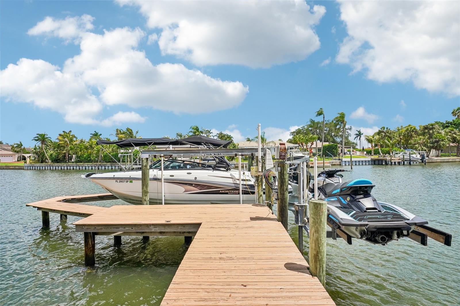 VENETIAN ISLES - Residential