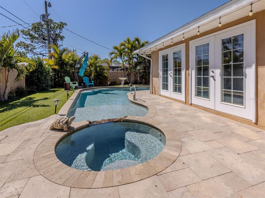 Photo of 1191 Southland Road, Venice, FL 34293 (MLS # N6143026)