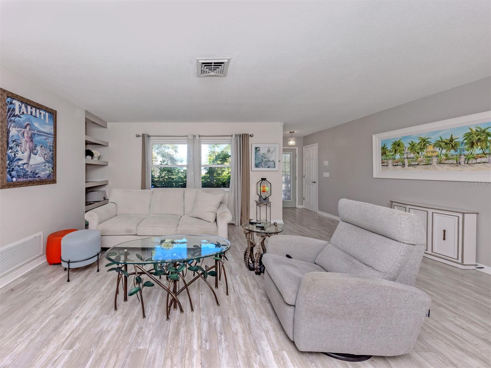 SOUTH VENICE - Residential