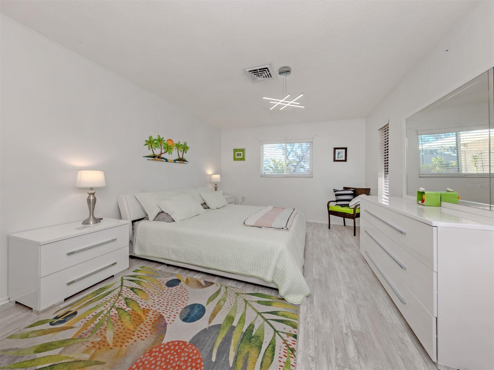 SOUTH VENICE - Residential