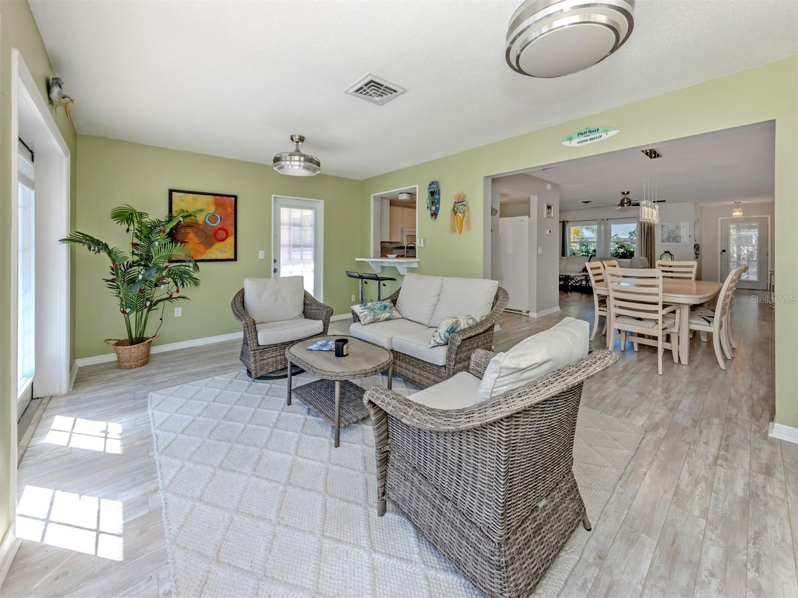 SOUTH VENICE - Residential