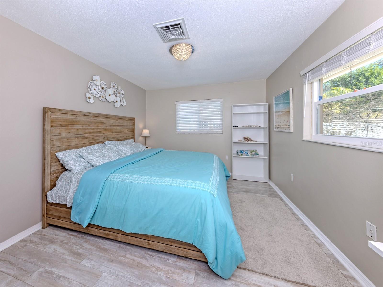 SOUTH VENICE - Residential