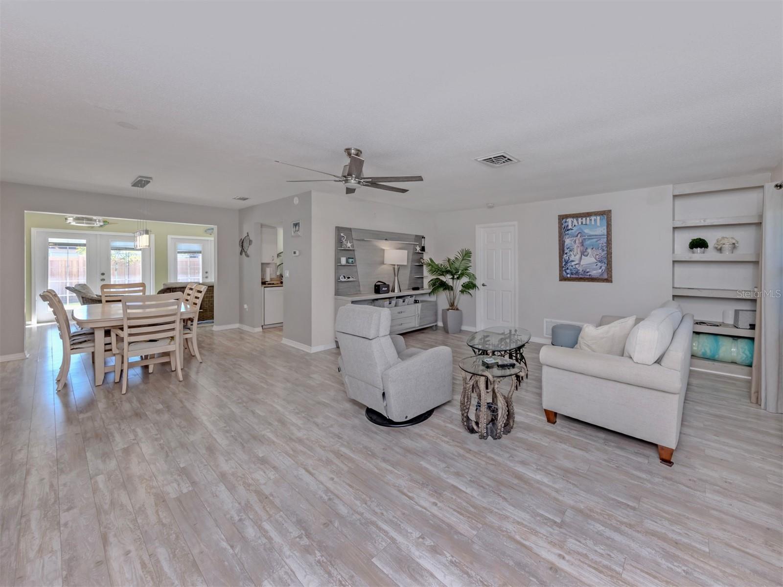 SOUTH VENICE - Residential