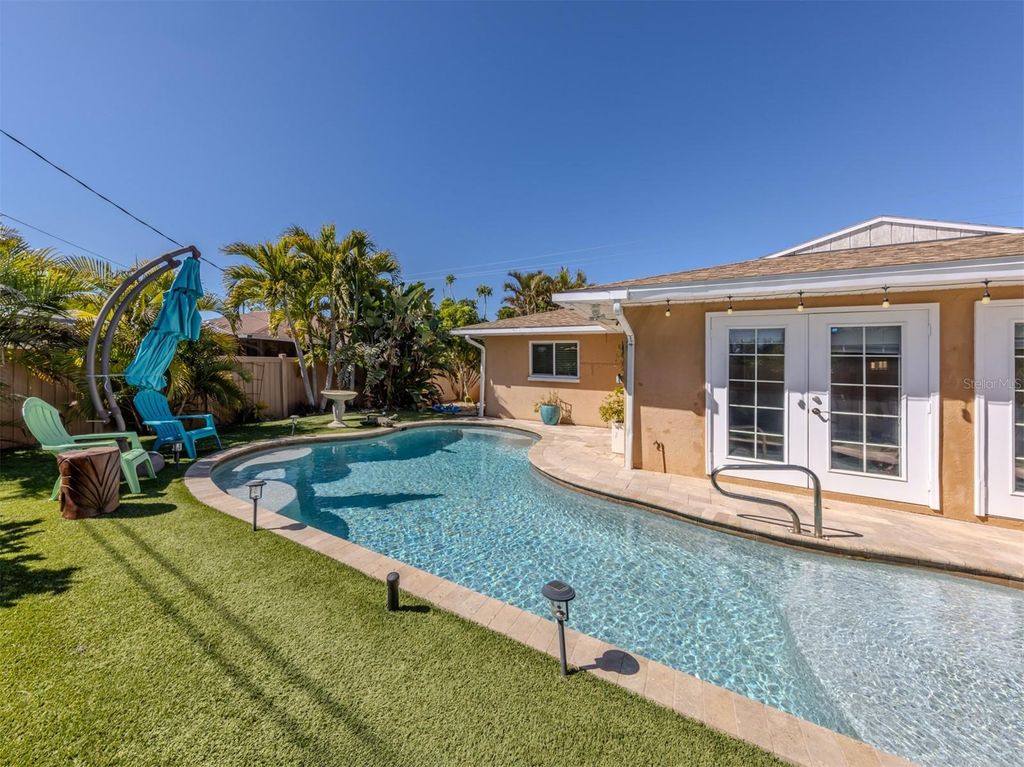 Photo of 1191 Southland Road, Venice, FL 34293 (MLS # N6143026)