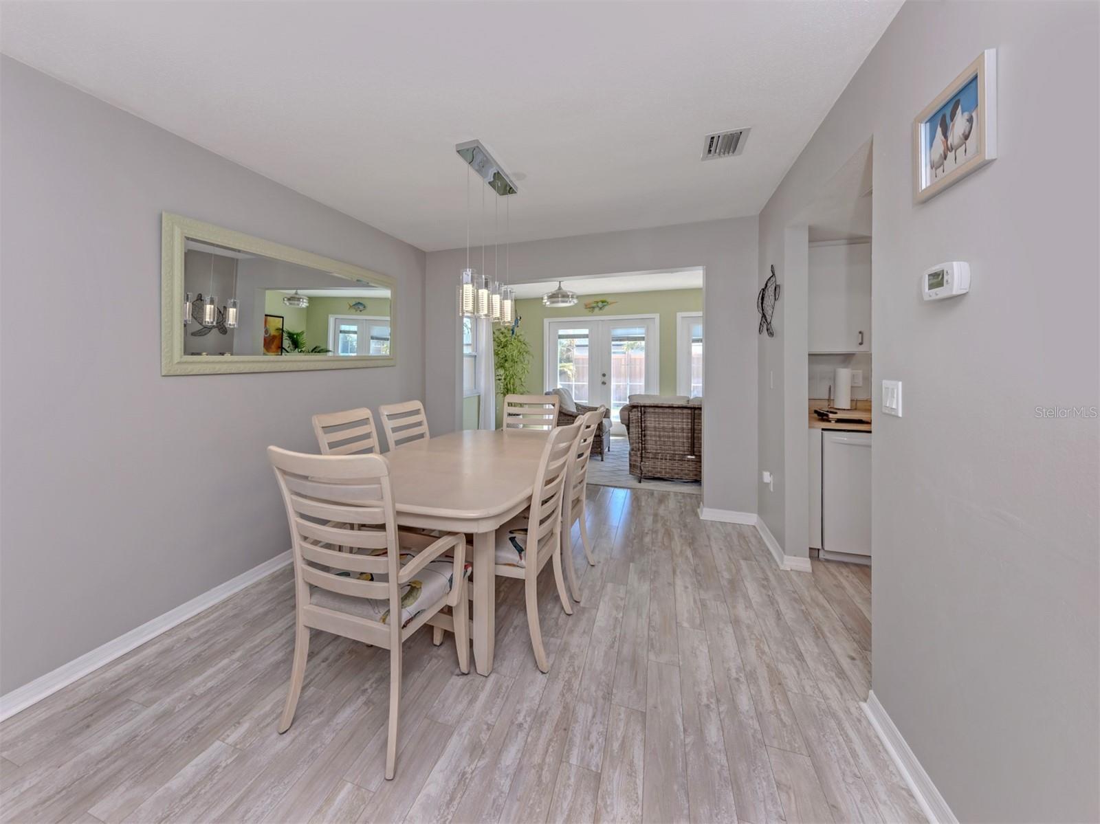 SOUTH VENICE - Residential