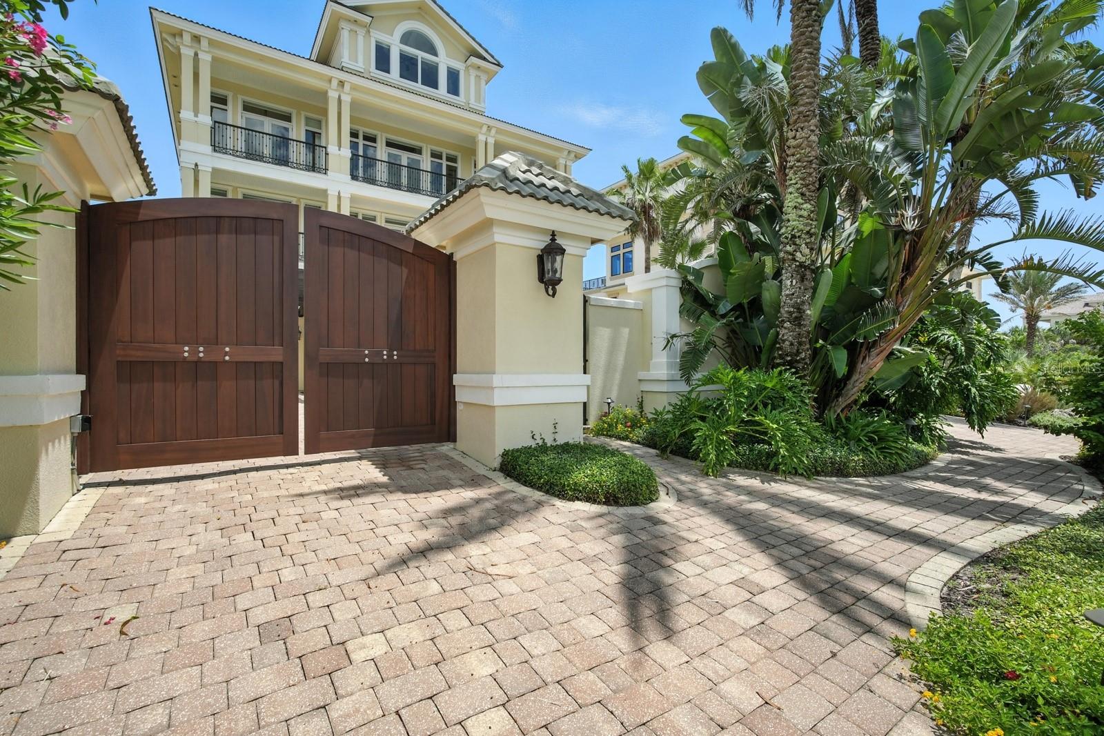 HAMMOCK DUNES CLUSTERS - Residential