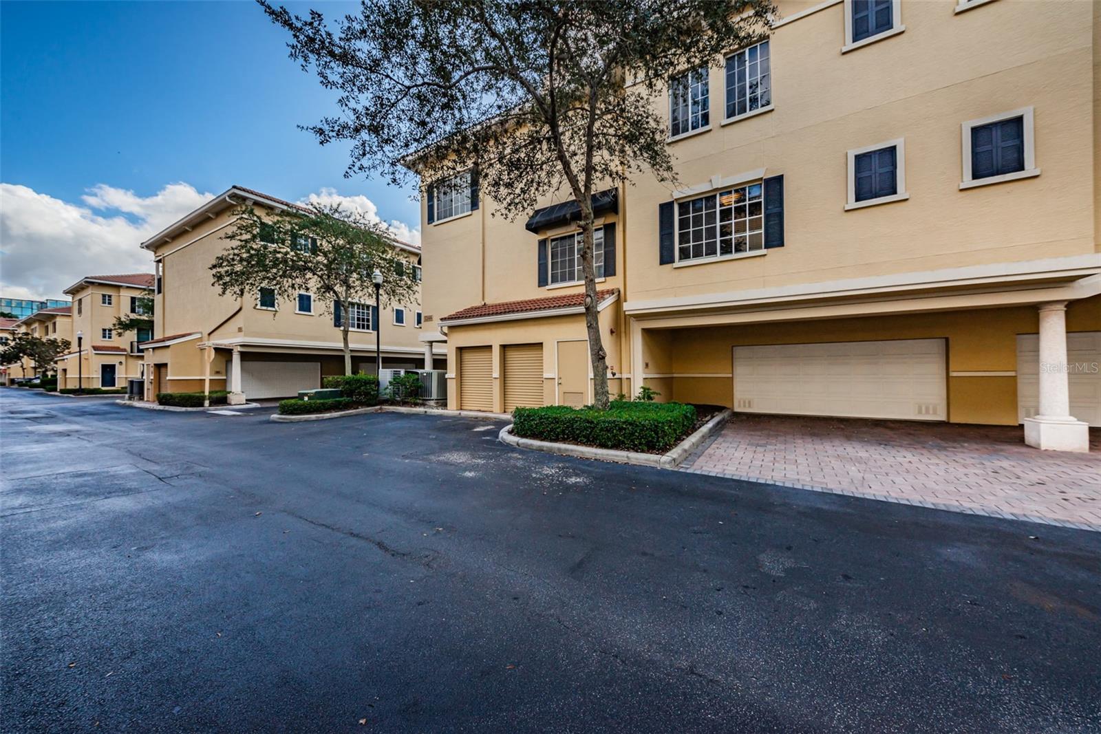5215 BEACH BREEZE COURT 5215