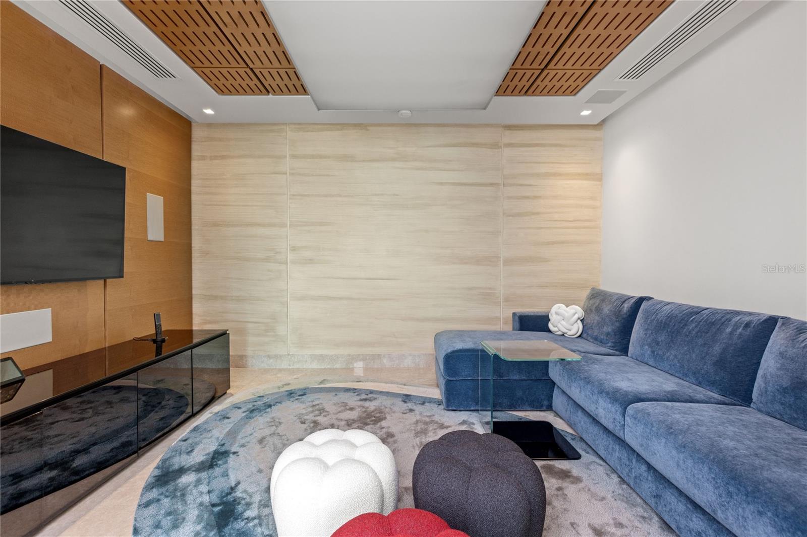 COSMOPOLITAN - Residential