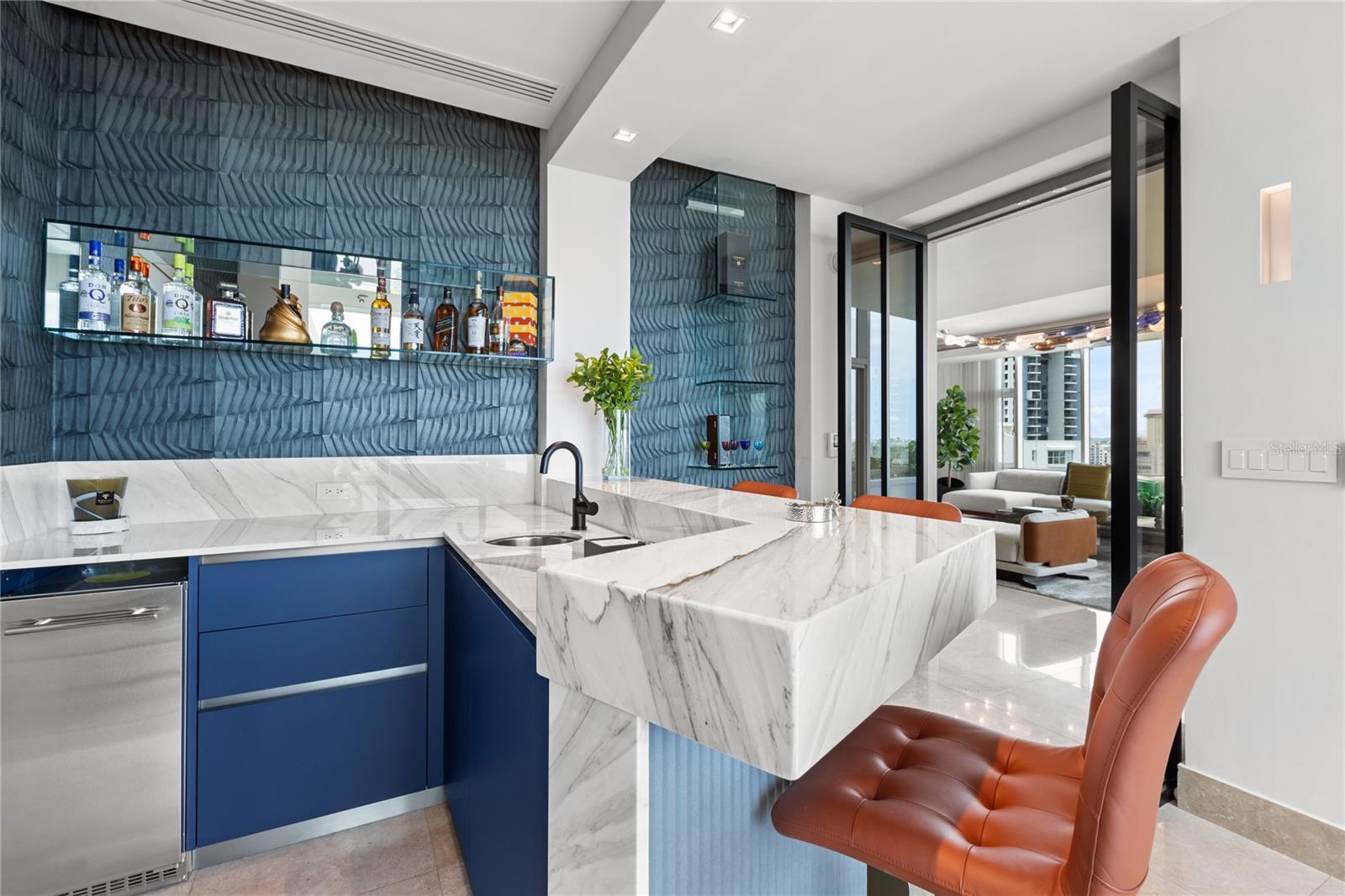 COSMOPOLITAN - Residential