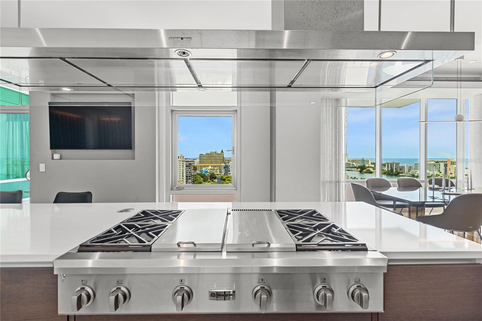 COSMOPOLITAN - Residential