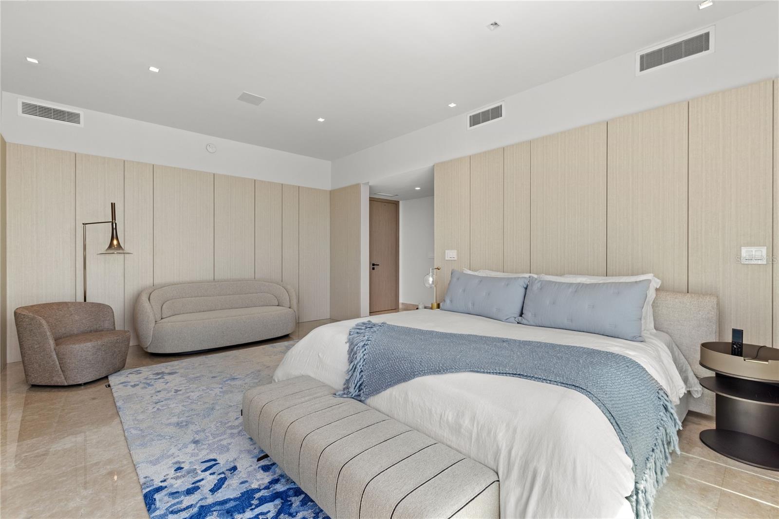 COSMOPOLITAN - Residential