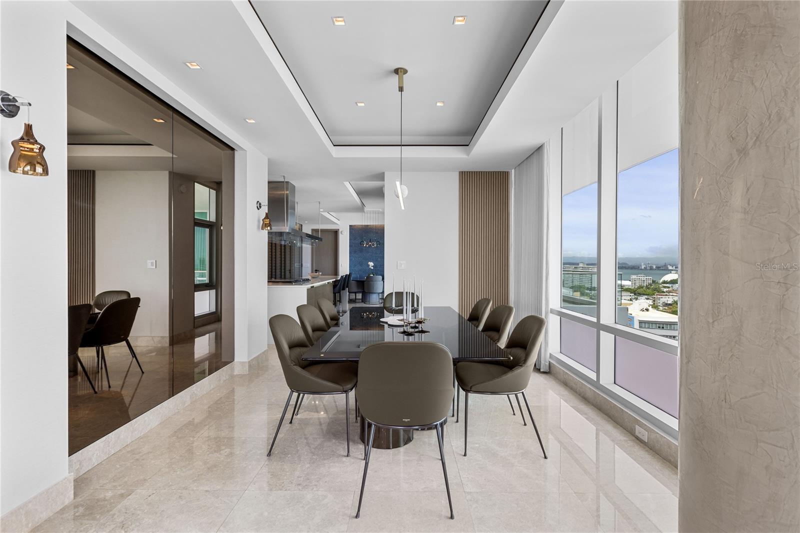 COSMOPOLITAN - Residential