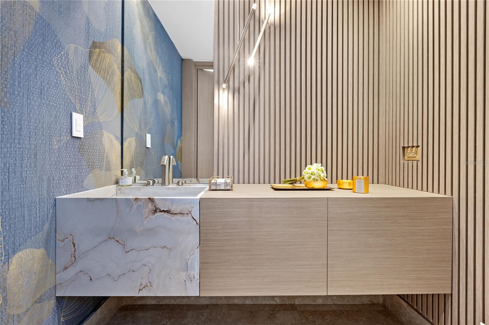 COSMOPOLITAN - Residential