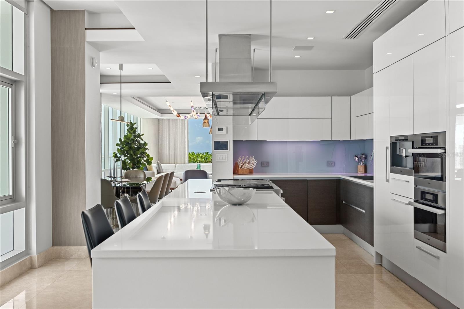 COSMOPOLITAN - Residential