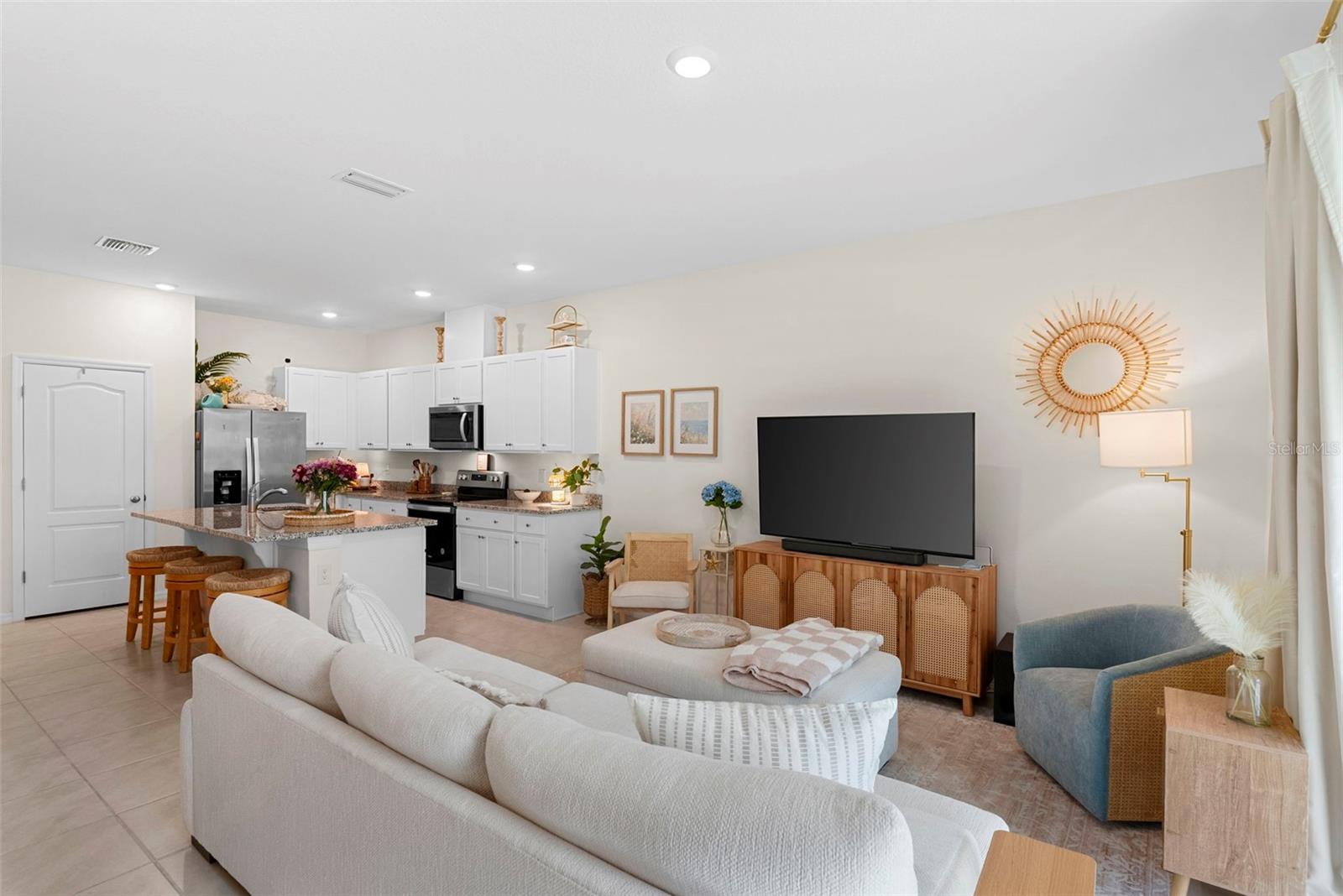 VENEZIA TWNHS - Residential