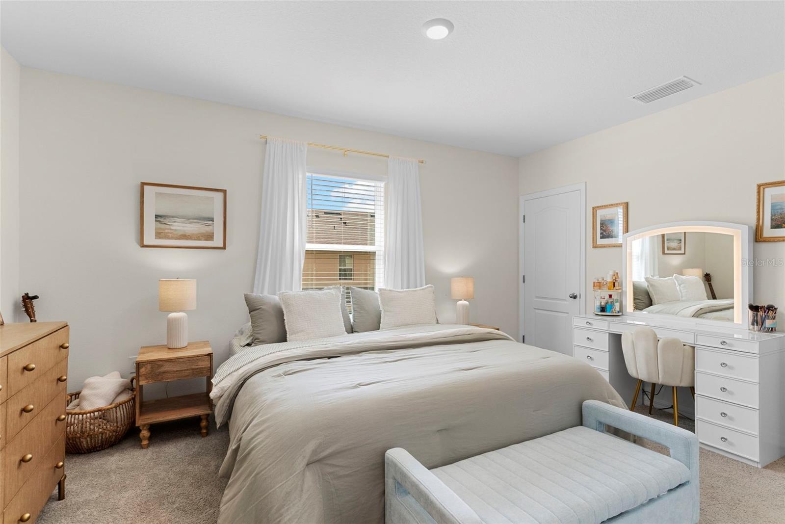 VENEZIA TWNHS - Residential