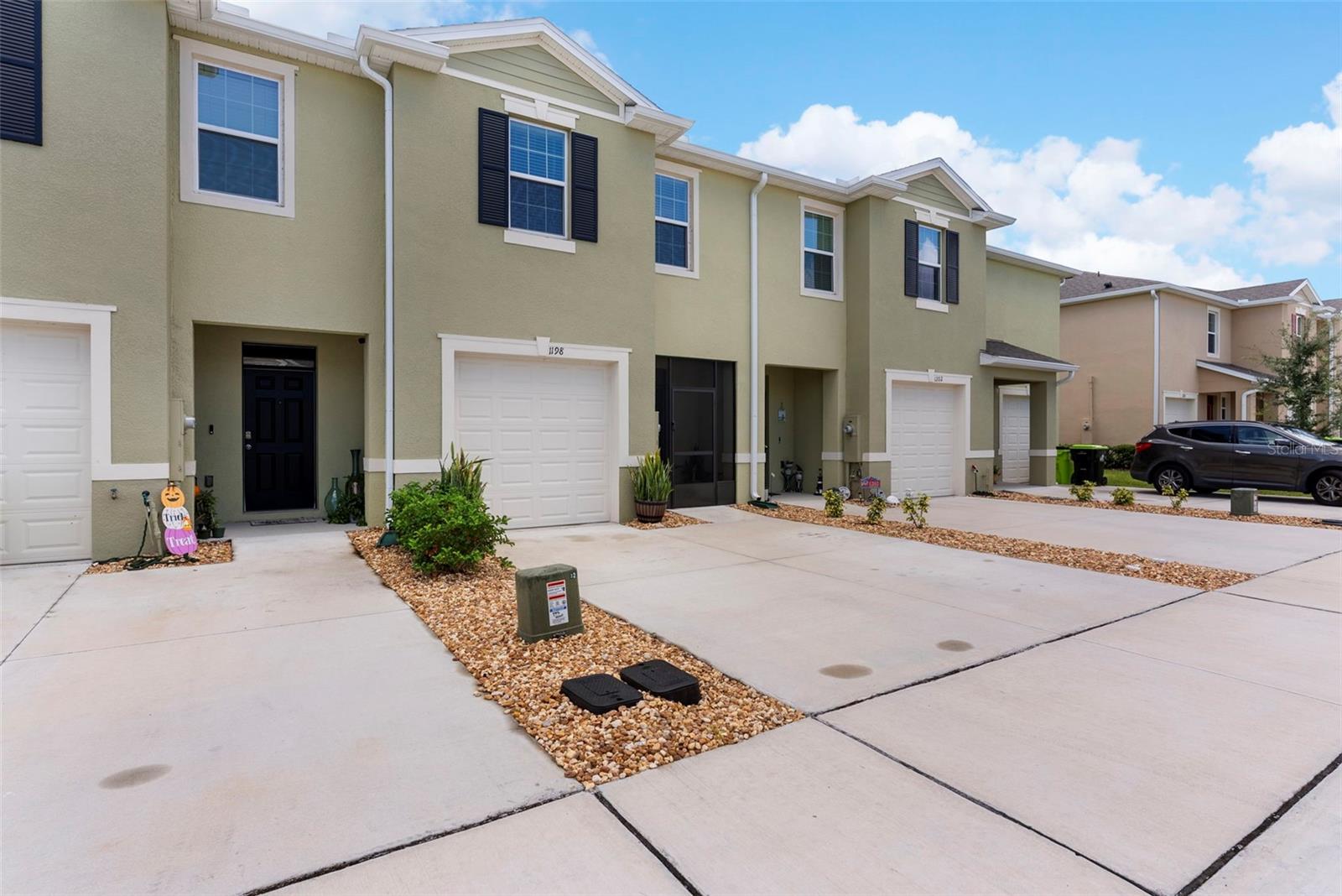 VENEZIA TWNHS - Residential