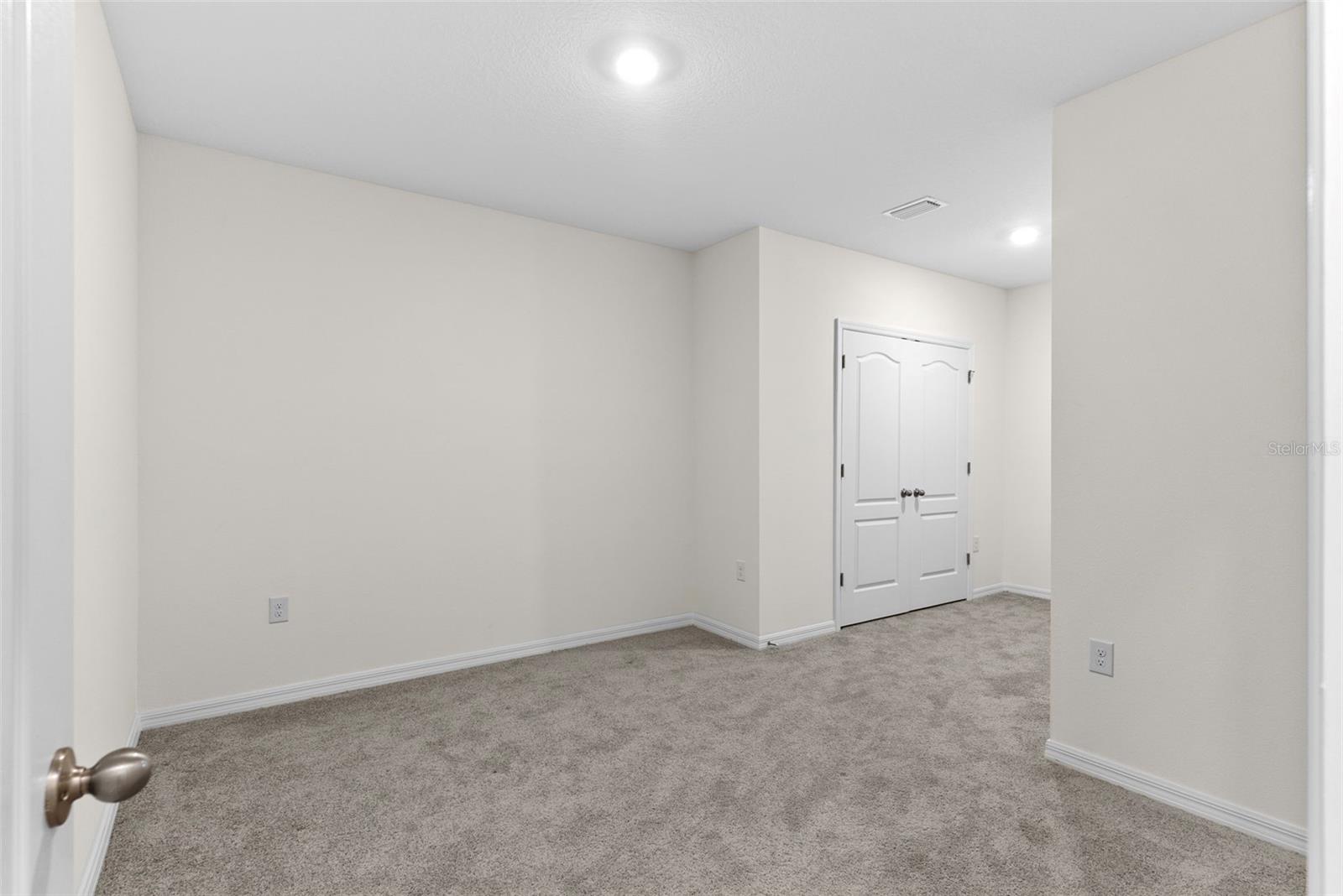 VENEZIA TWNHS - Residential