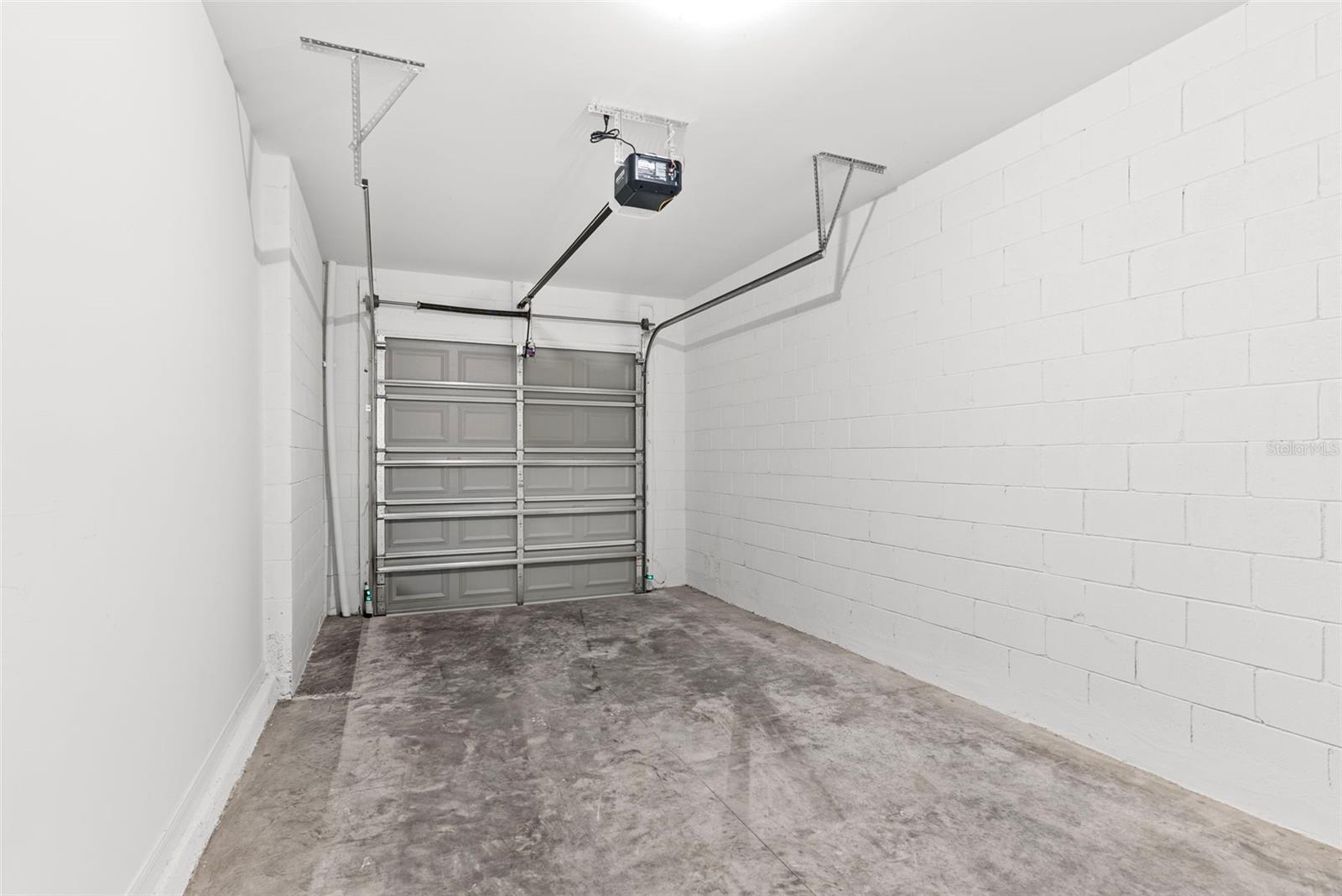 VENEZIA TWNHS - Residential