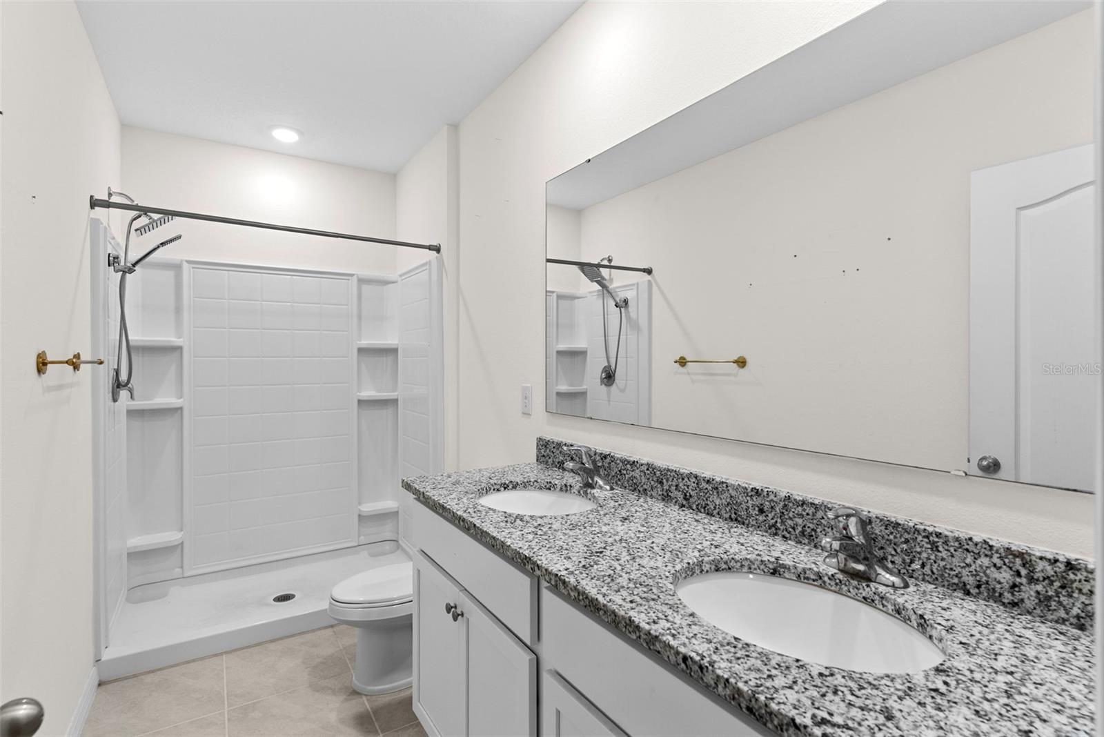 VENEZIA TWNHS - Residential