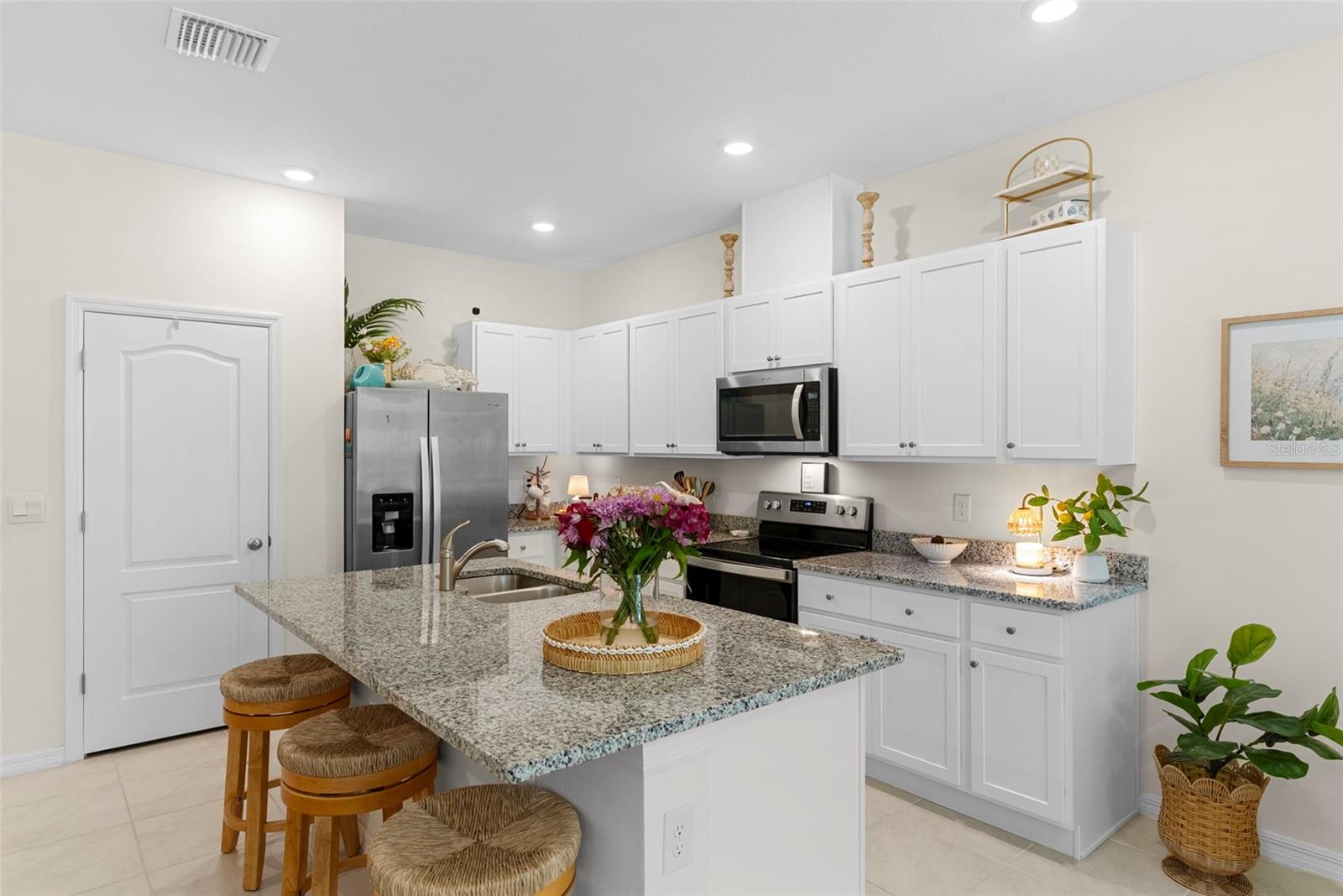 VENEZIA TWNHS - Residential