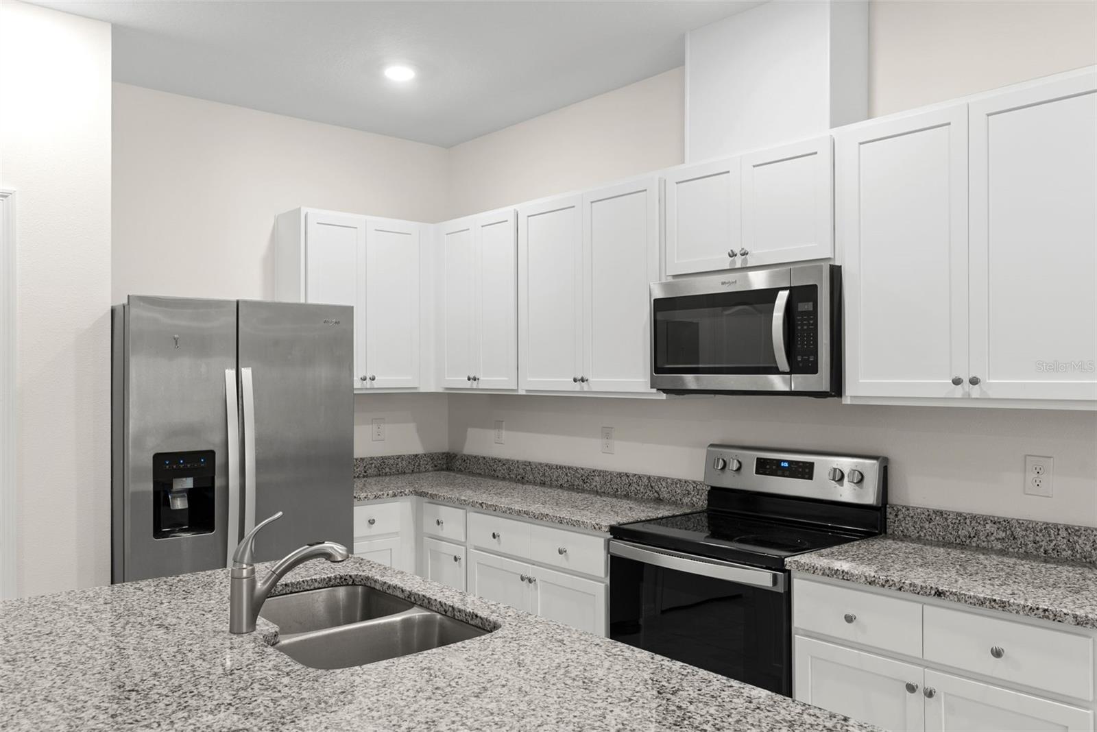 VENEZIA TWNHS - Residential