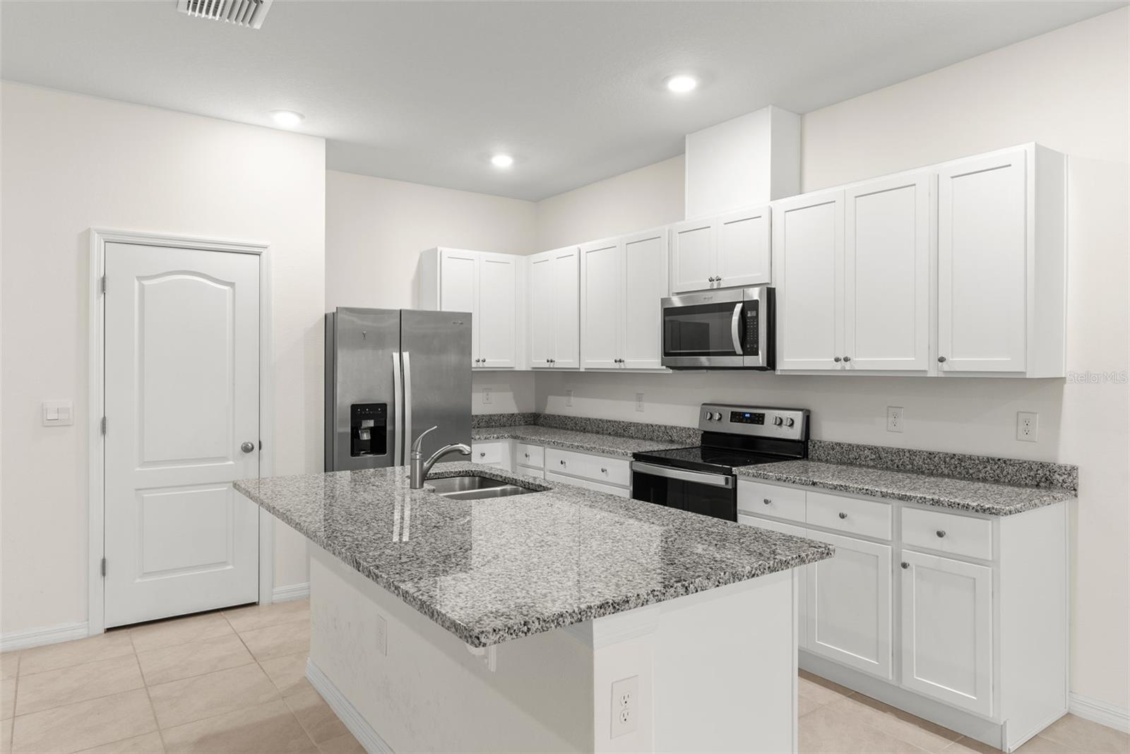 VENEZIA TWNHS - Residential