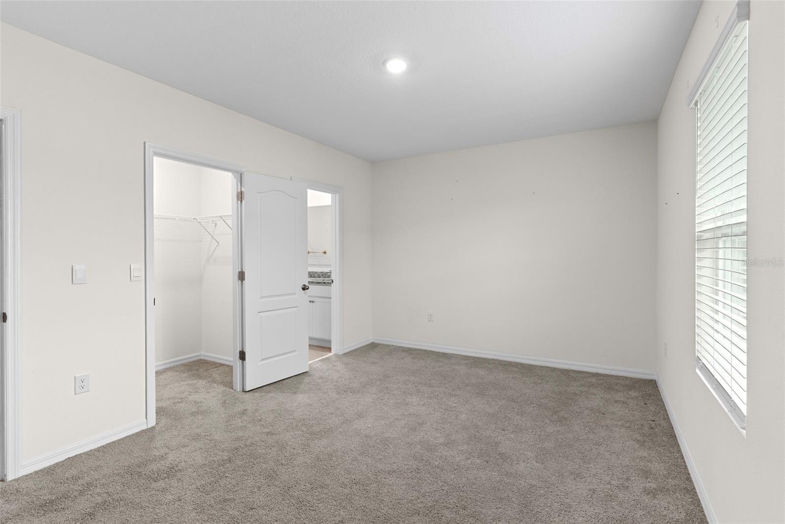 VENEZIA TWNHS - Residential