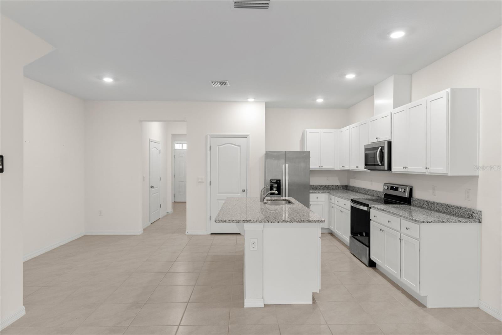 VENEZIA TWNHS - Residential