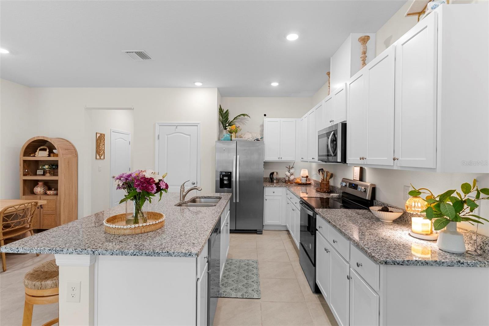 VENEZIA TWNHS - Residential