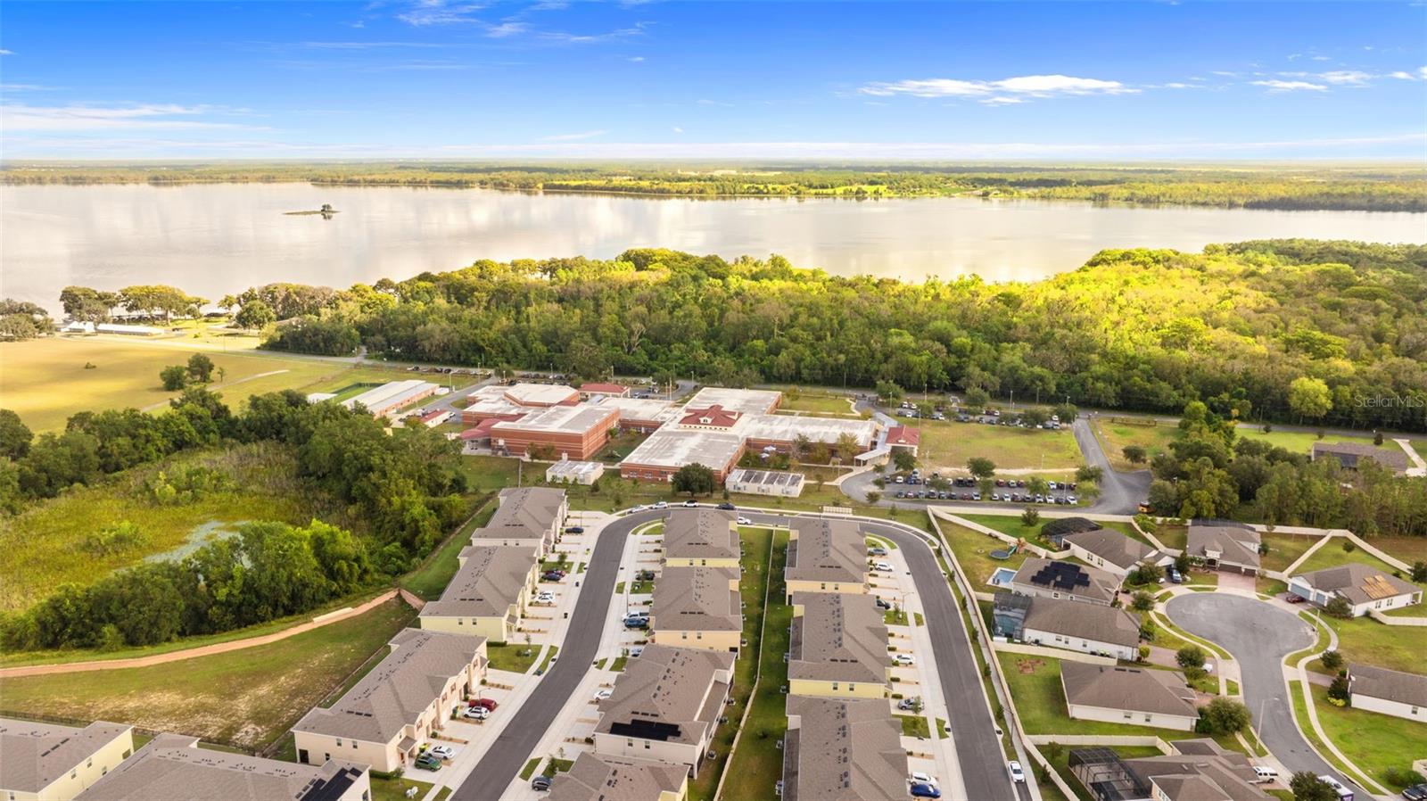 VENEZIA TWNHS - Residential