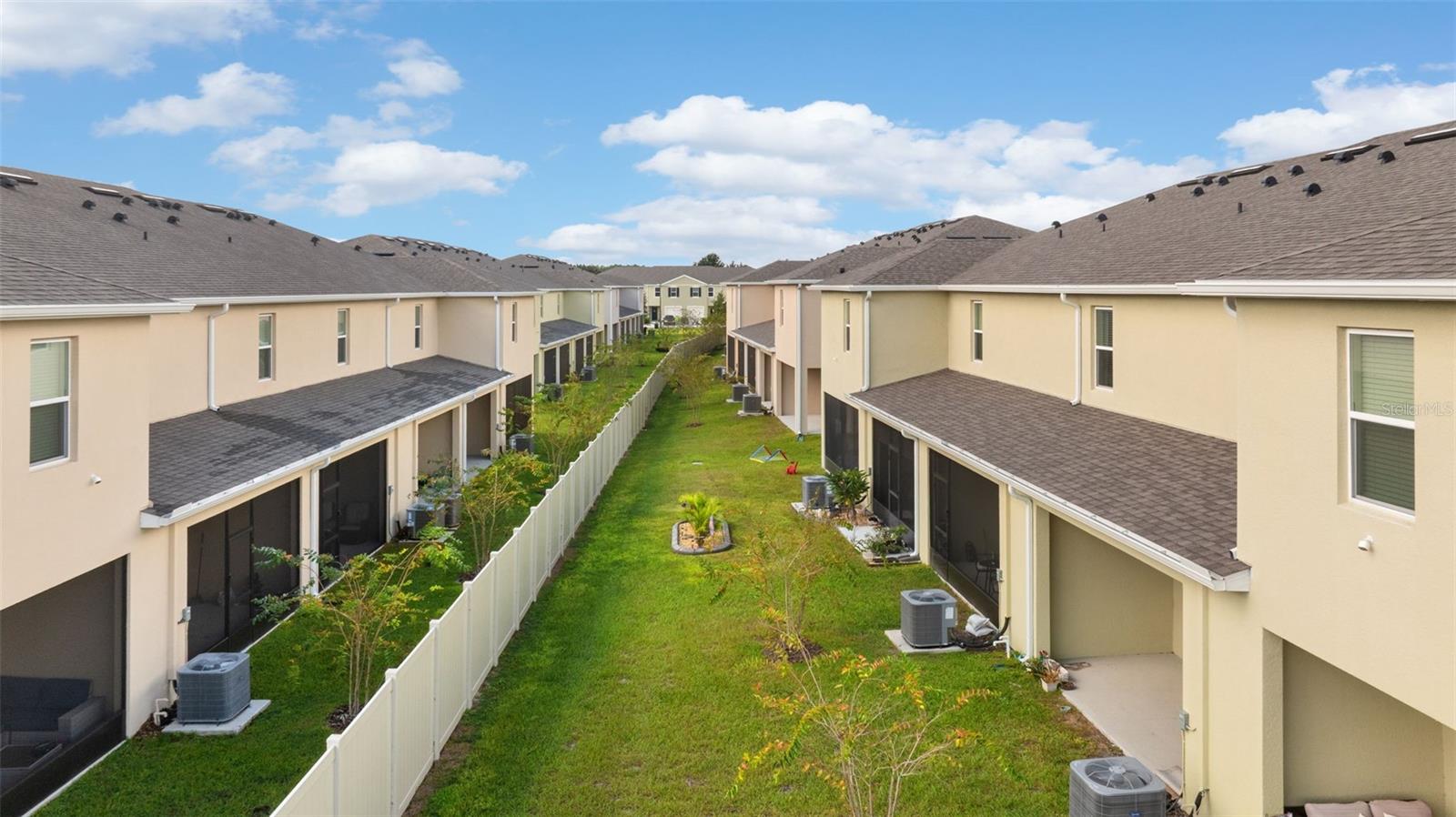 VENEZIA TWNHS - Residential